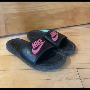 Nike Benassi Nike Slides